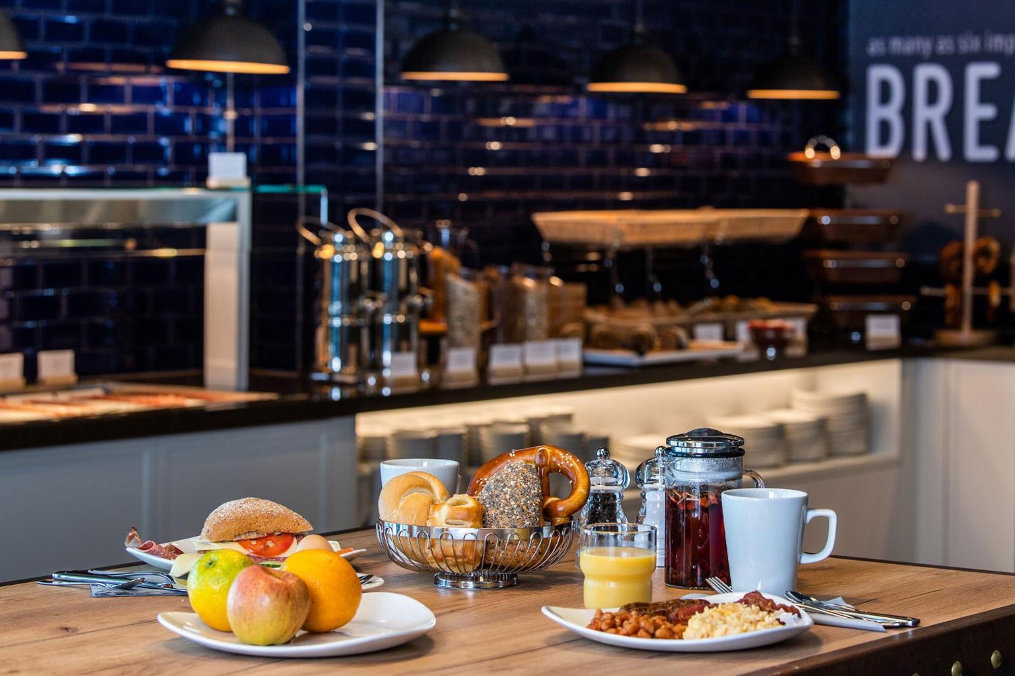Premier Inn Hamburg City Millerntor Екстериор снимка