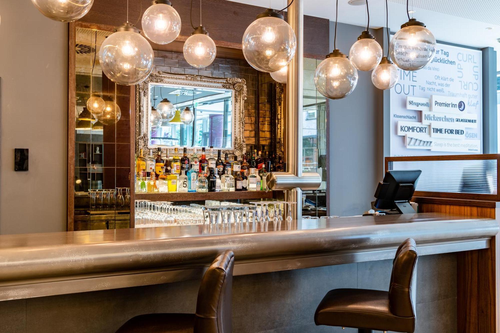 Premier Inn Hamburg City Millerntor Екстериор снимка