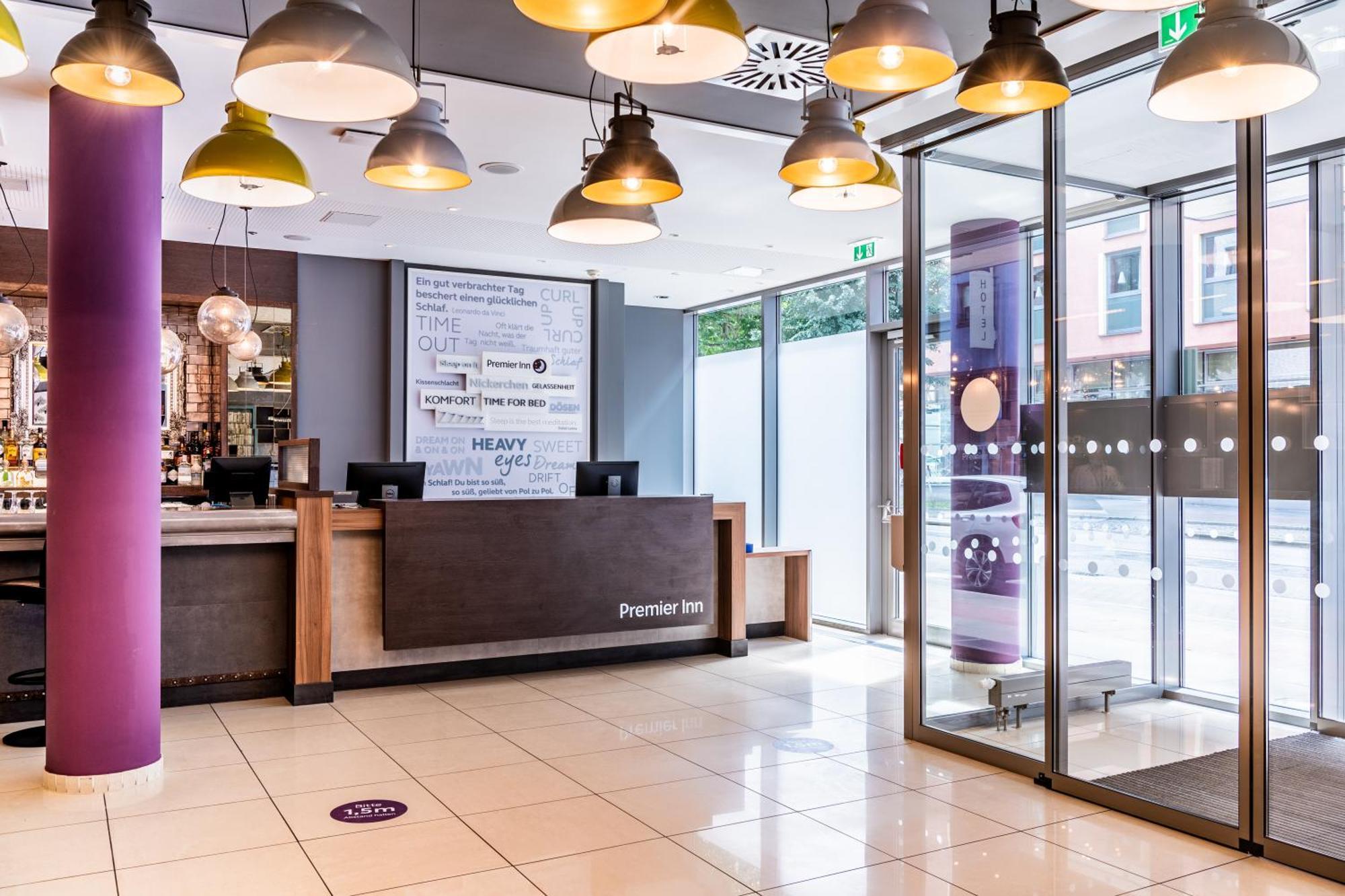 Premier Inn Hamburg City Millerntor Екстериор снимка